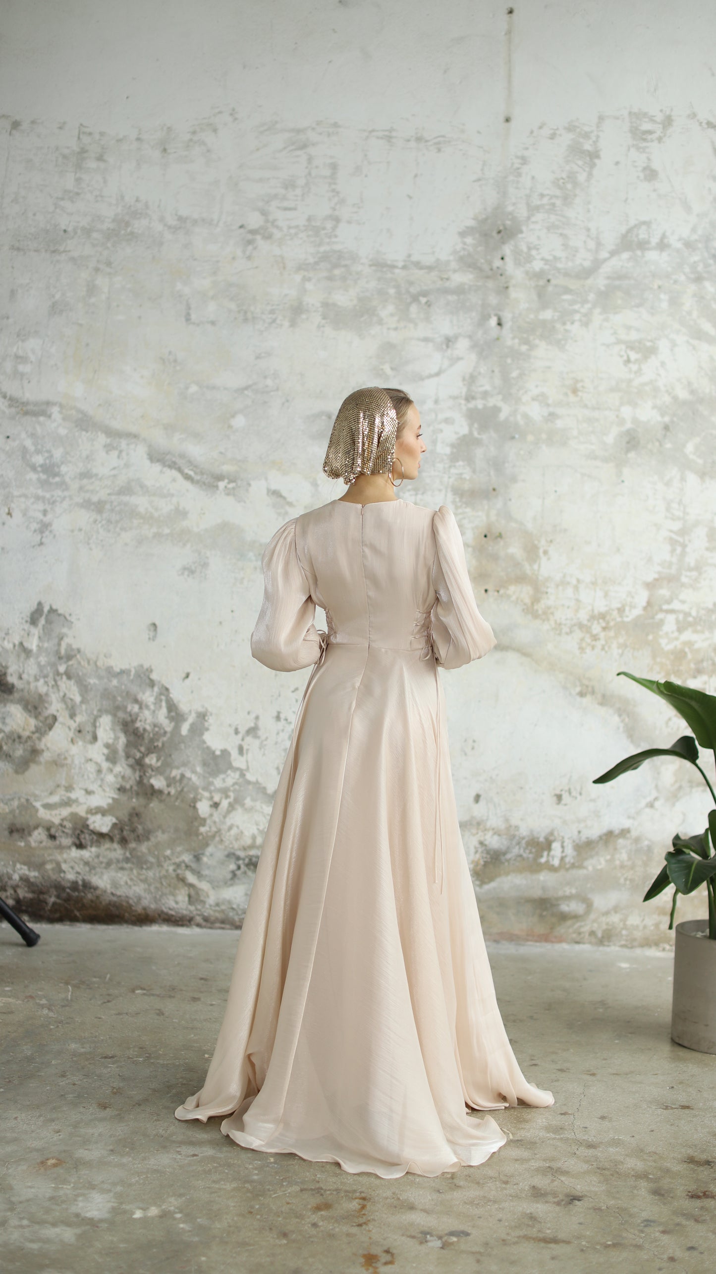 Bağcık Detaylı Şık Elbise bej