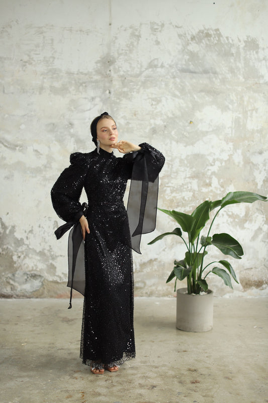 Bocuklu Manşet Kurdelalı Siyah Kalem Elbise