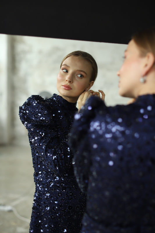 Eteği Tüy Detaylı Lacivert Kalem Elbise