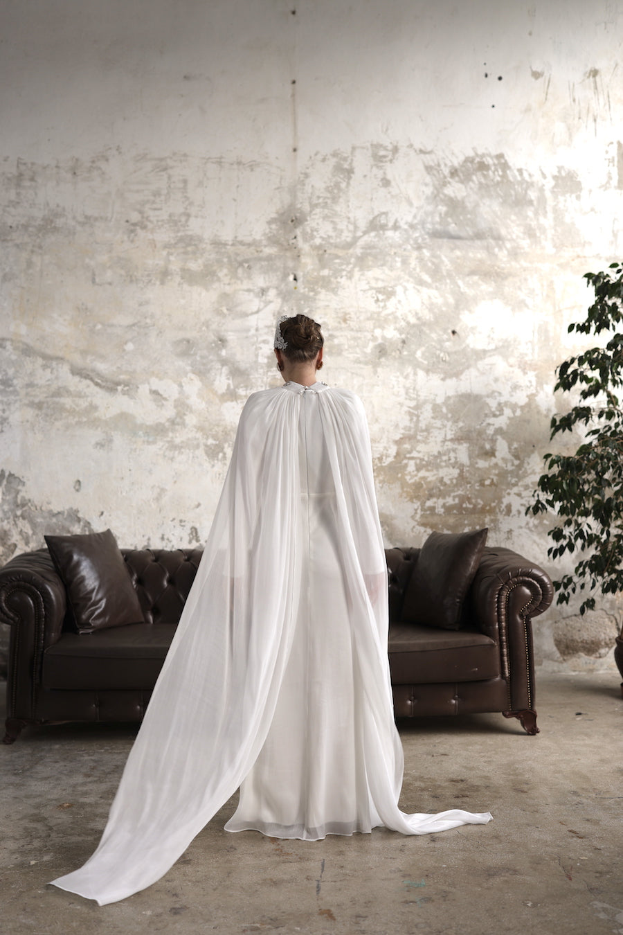 Çıkarılabilir Şal Detaylı Taş İşlemeli Elbise Ekru 20261