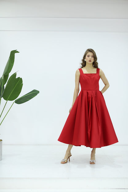 Robe mi-longue en satin écru