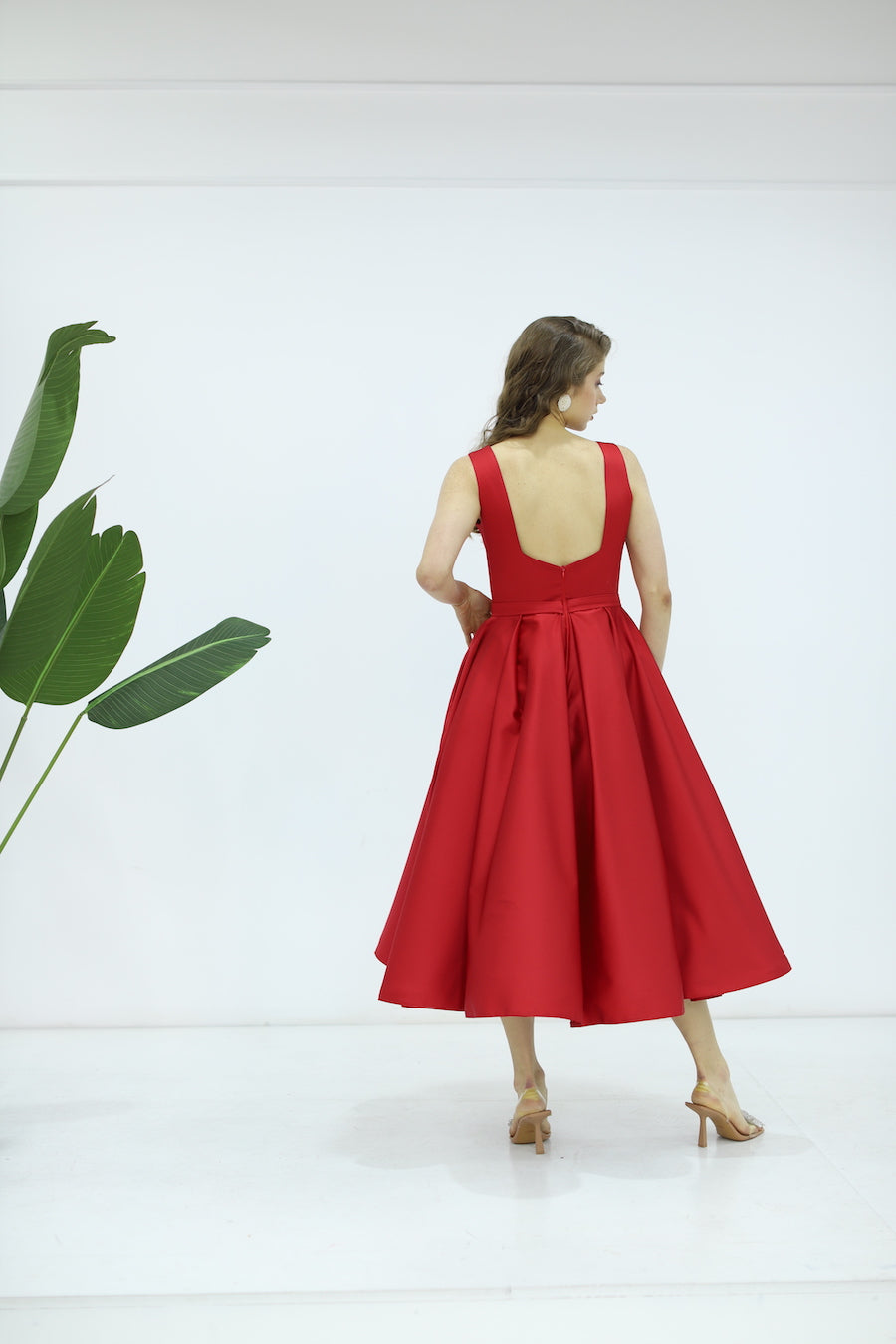 Robe mi-longue en satin écru