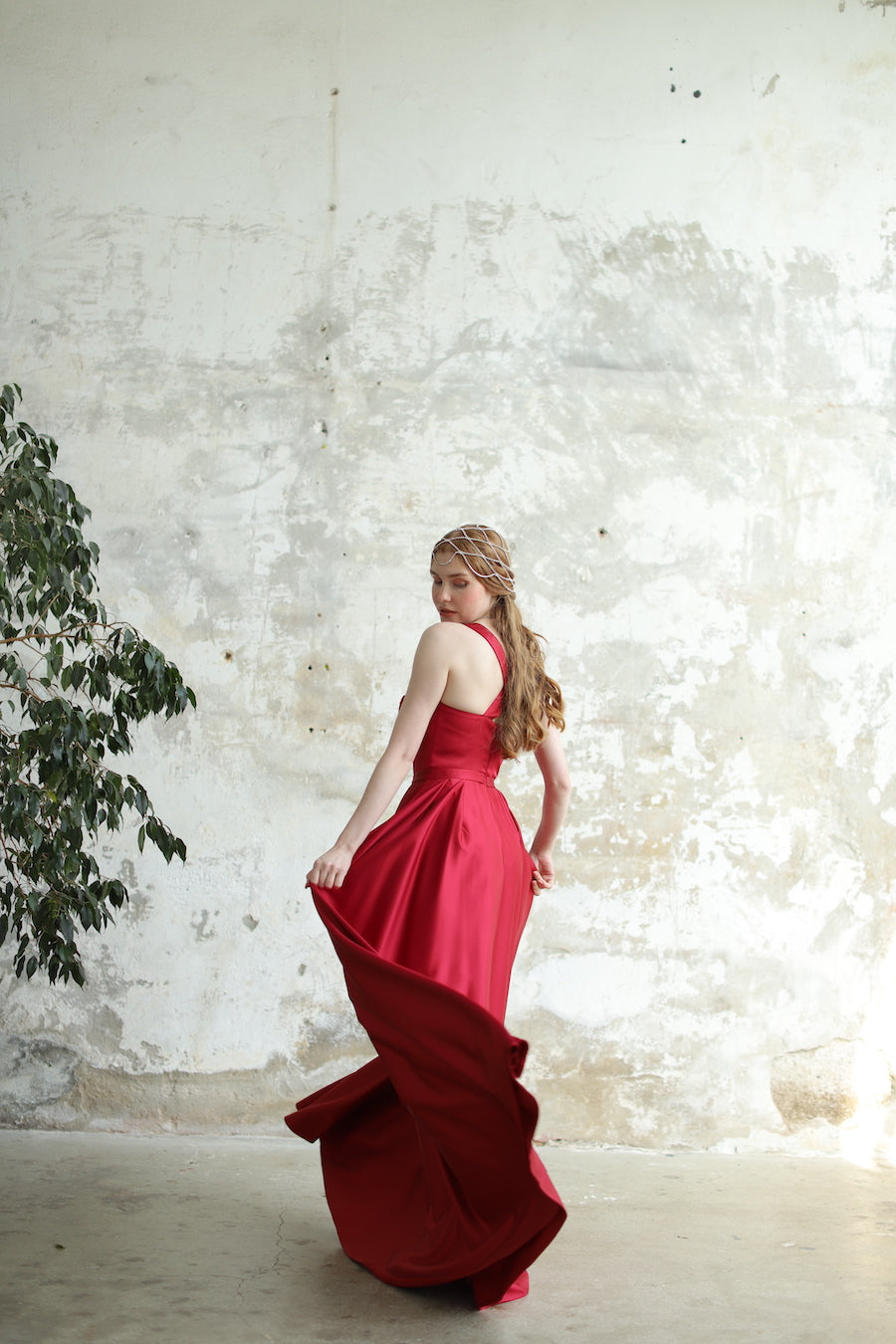 Robe rouge longue à décolleté en cœur