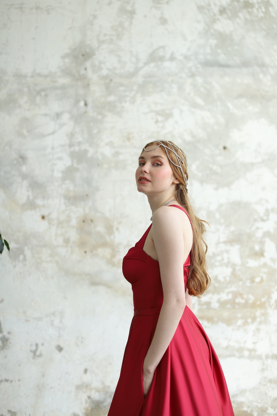 Robe rouge longue à décolleté en cœur