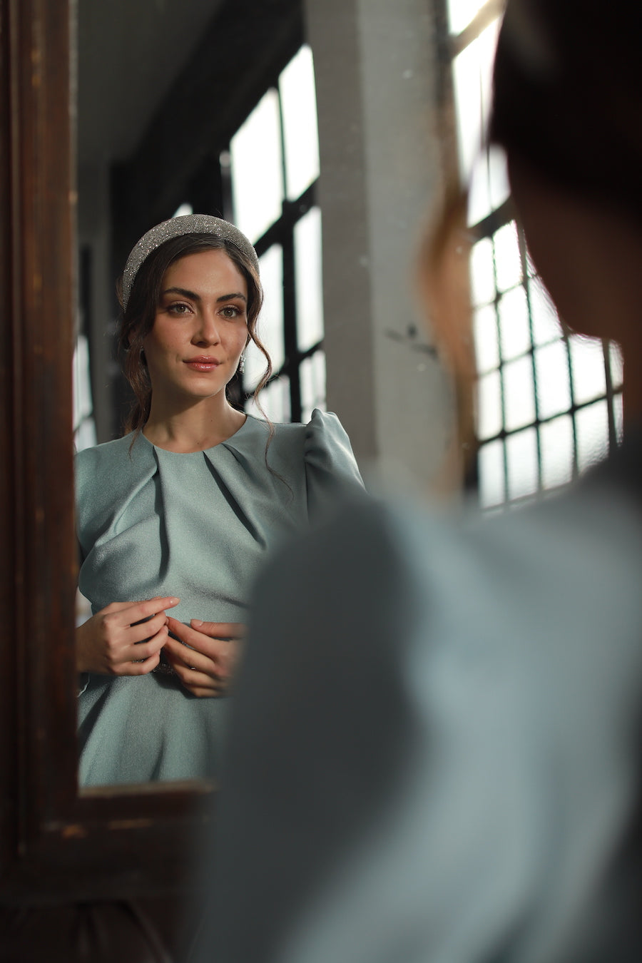 Robe Détaillée Élégante Kaki