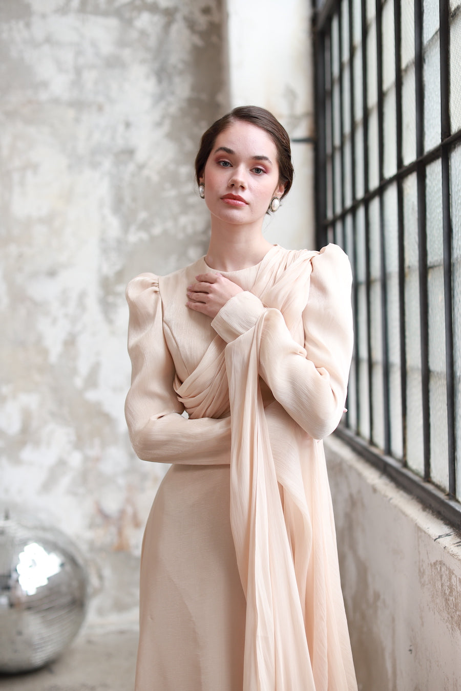 Drapiertes, detailliertes Kleid Beige 20251