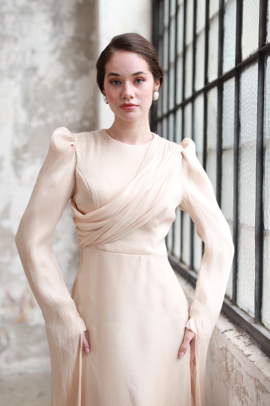 Drapiertes, detailliertes Kleid Beige 20251