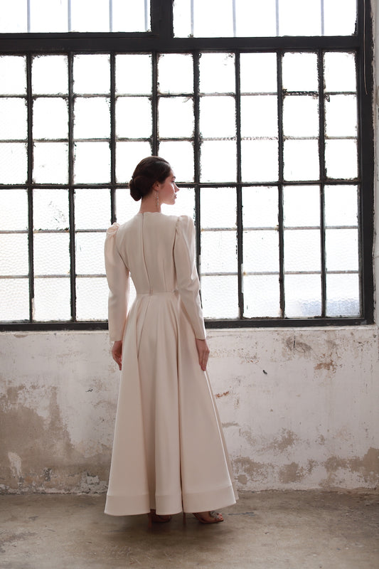 Kelebek Yaka Elbise Bej 20252