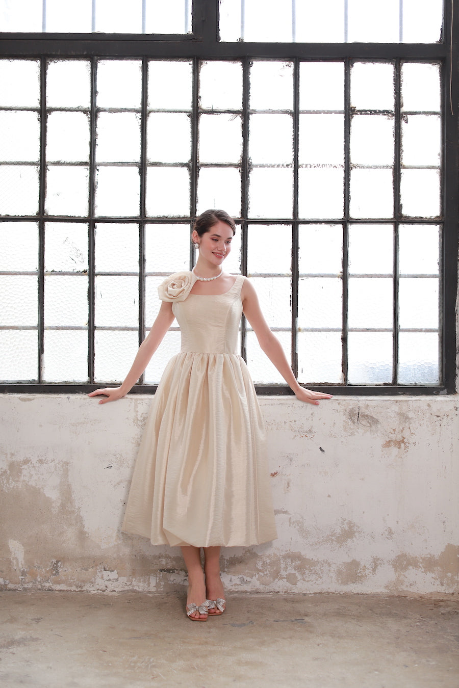 Robe Rose Taille Midi Rouge Claret 20255