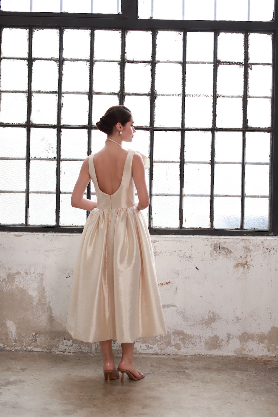 Robe Rose Taille Midi Rouge Claret 20255