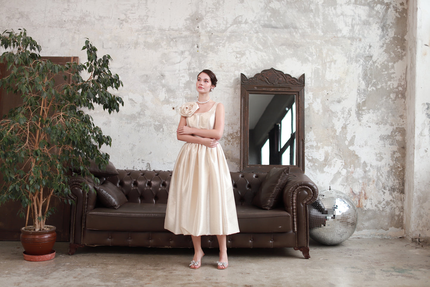 Robe Rose Taille Midi Rouge Claret 20255