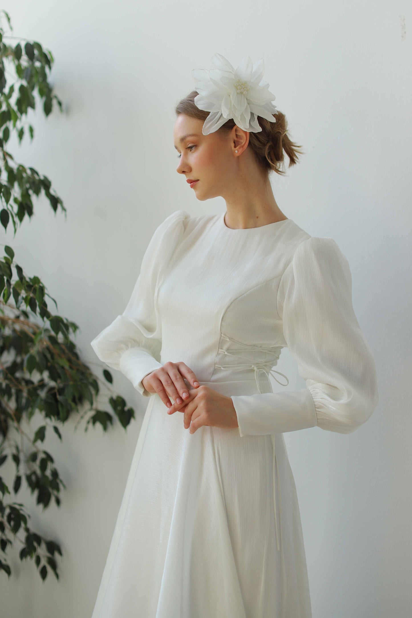 Bağcık Detaylı Şık Elbise Ekru