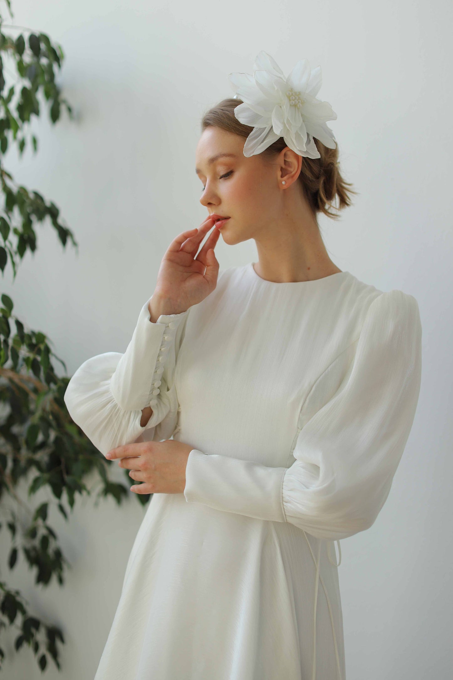 Bağcık Detaylı Şık Elbise Ekru