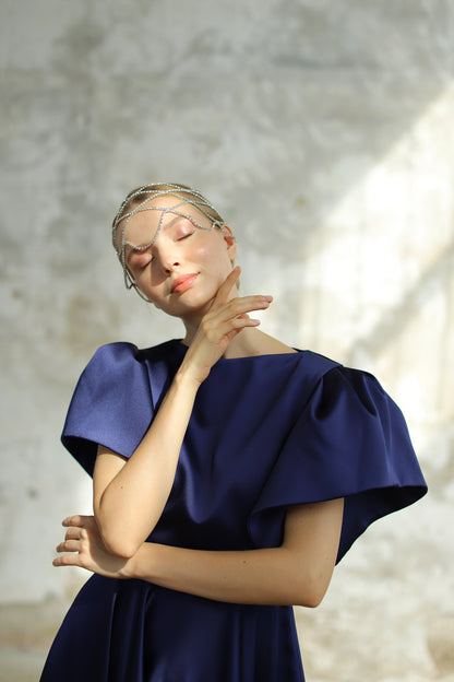 Robe mi-longue en satin écru