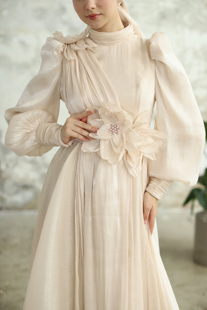 Çiçek Detaylı Manolya Elbise Bej