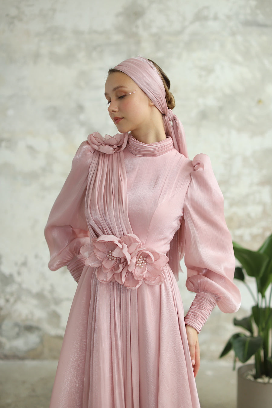 Çiçek Detaylı Manolya Elbise Pudra