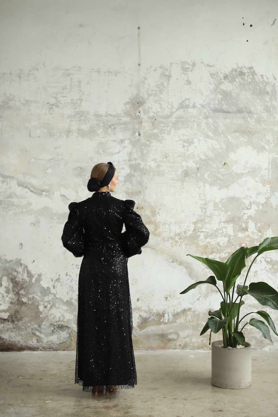 Bocuklu Manşet Kurdelalı Siyah Kalem Elbise