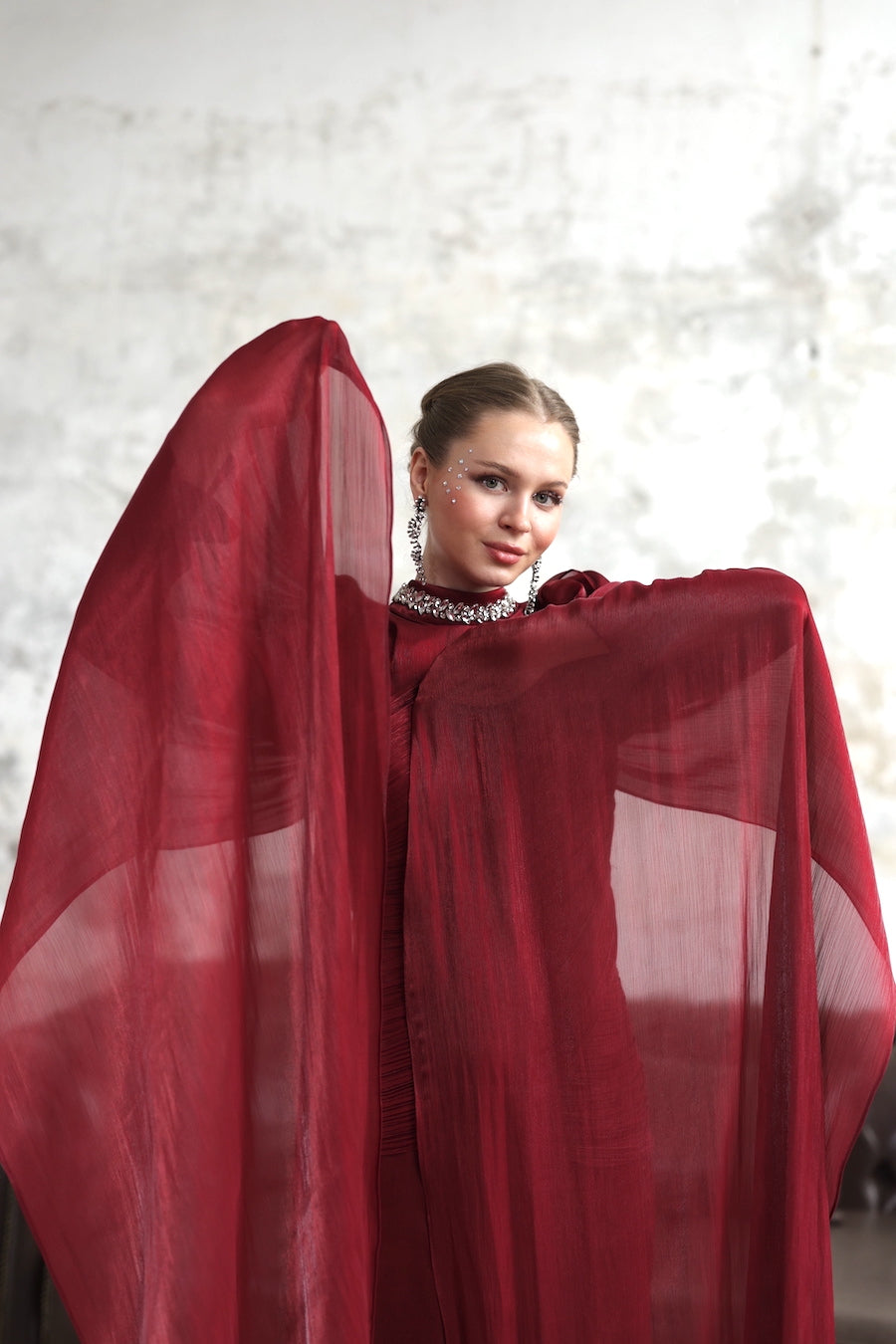 Çıkarılabilir Şal Detaylı Taş İşlemeli Elbise Bordo 20261