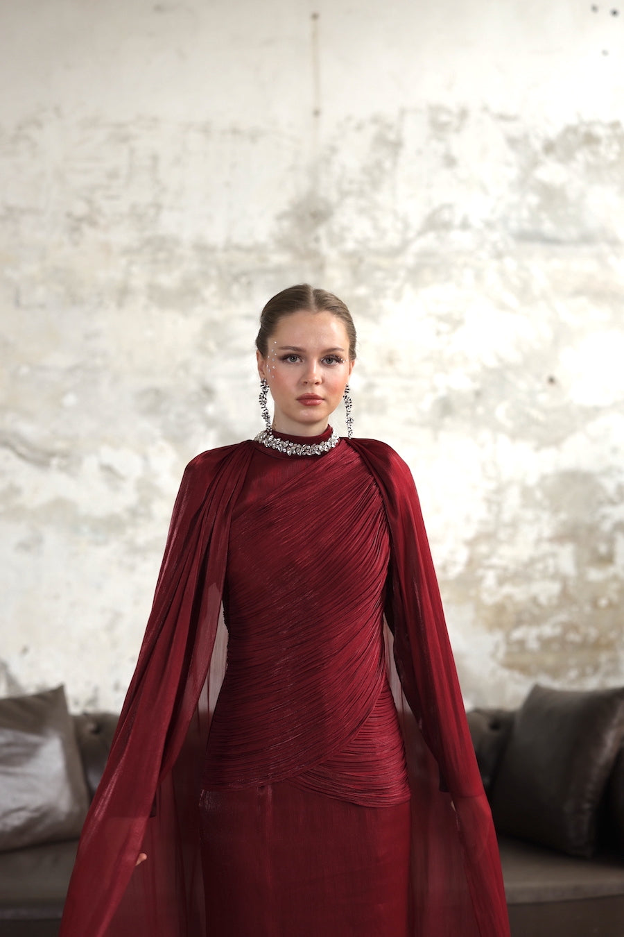 Çıkarılabilir Şal Detaylı Taş İşlemeli Elbise Bordo 20261