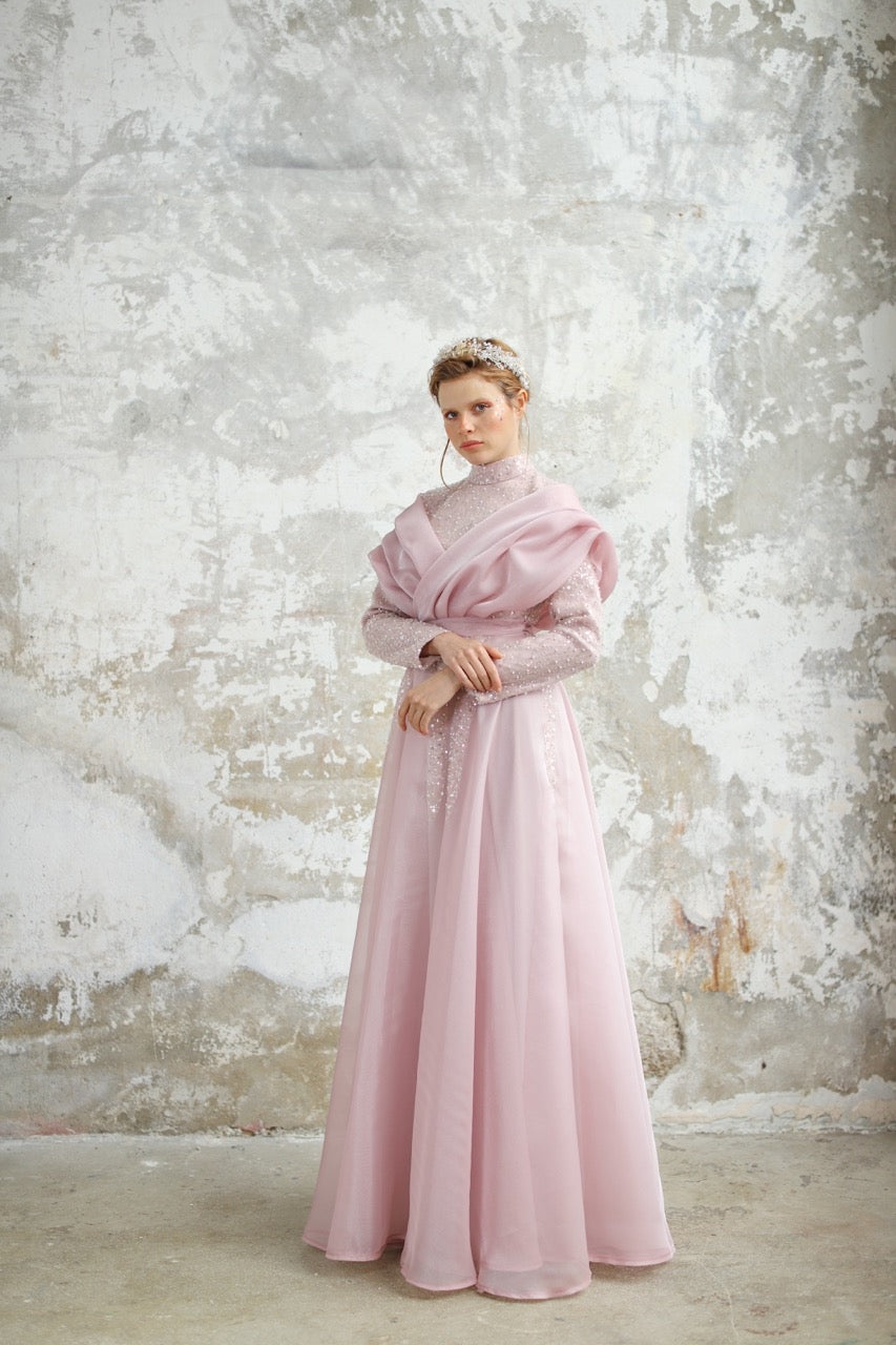 שמלת ערב נוצצת בצבע נחושת