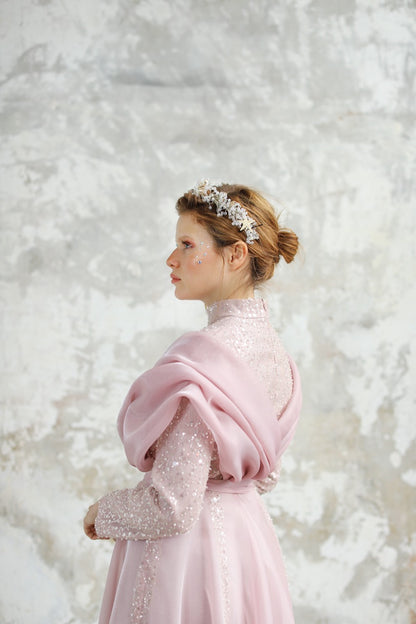 שמלת ערב נוצצת בצבע נחושת