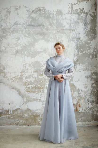 שמלת ערב נוצצת בצבע נחושת