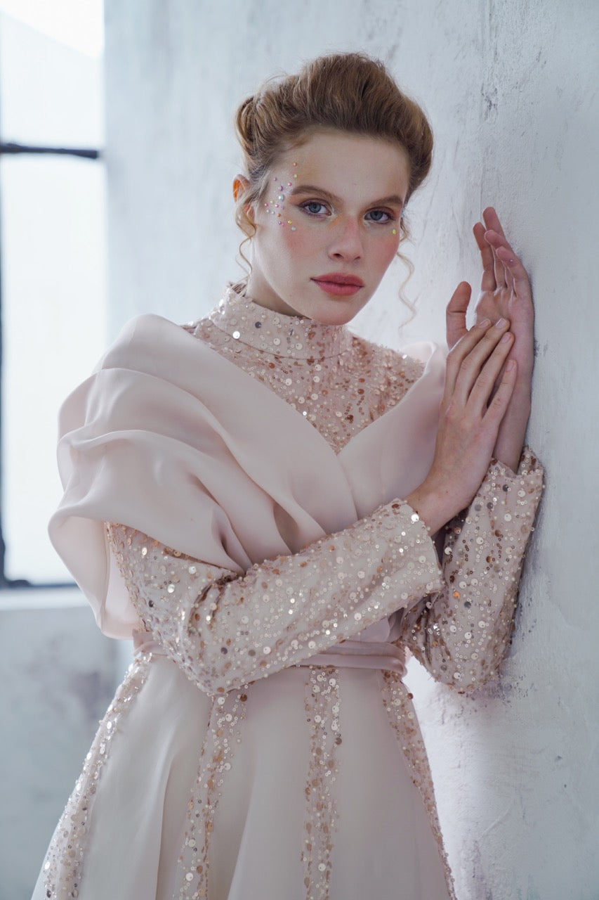 Kupferfarbenes funkelndes Abendkleid